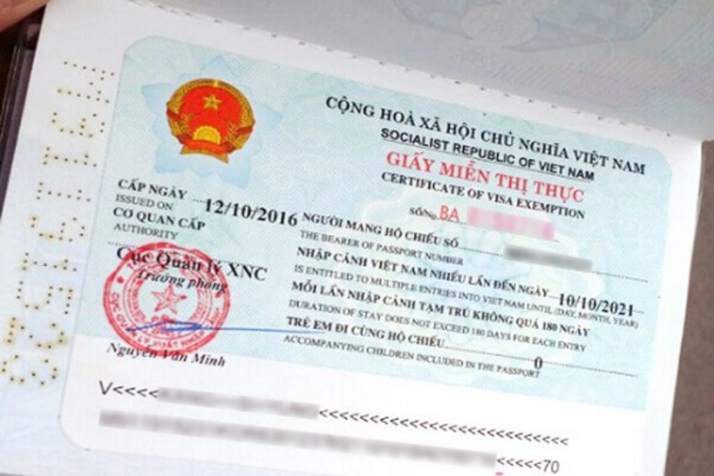 Giấy thị thực Việt Nam đang được nhiều người sử dụng